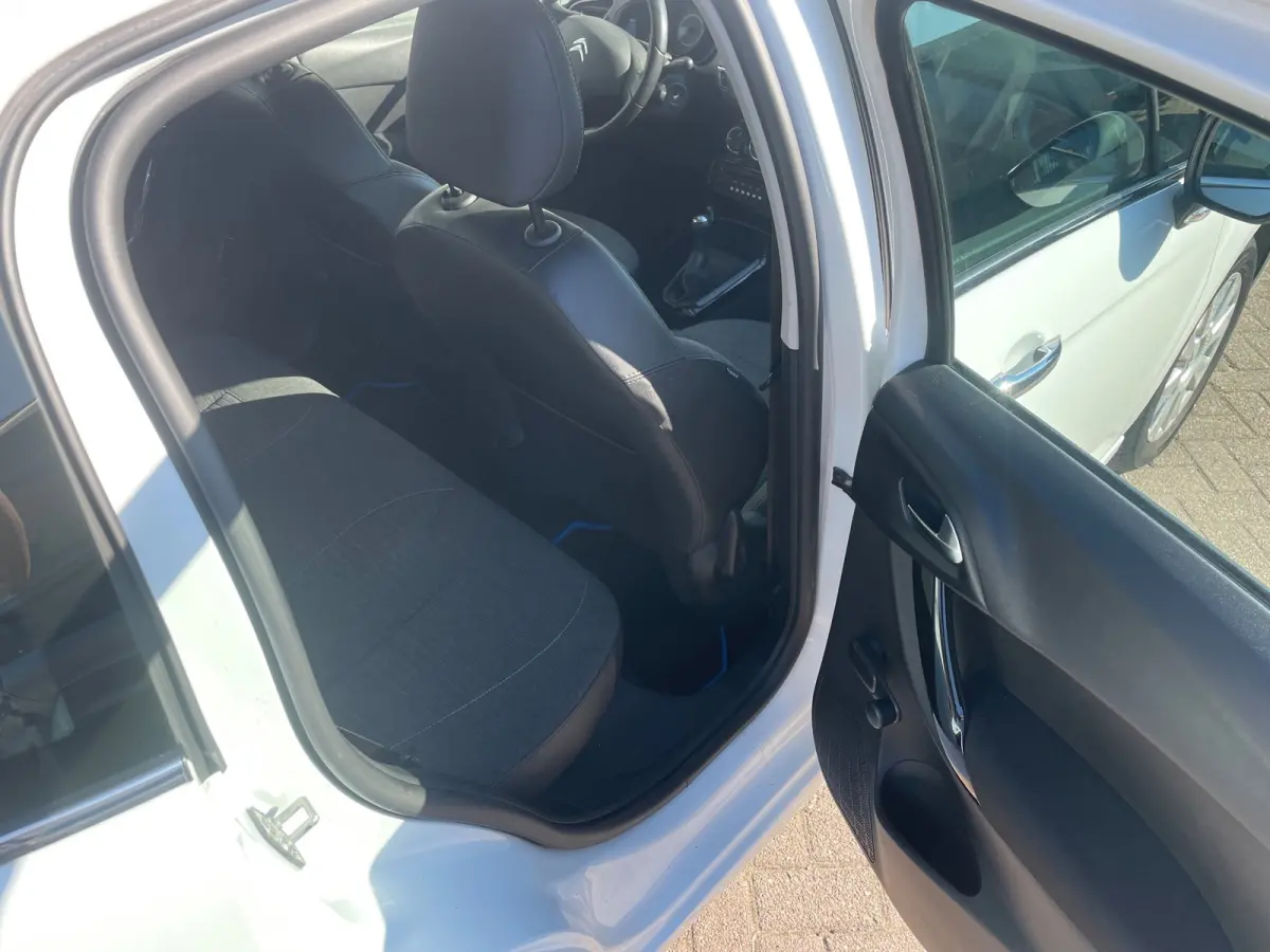 1.6 BlueHDi Feel Edition