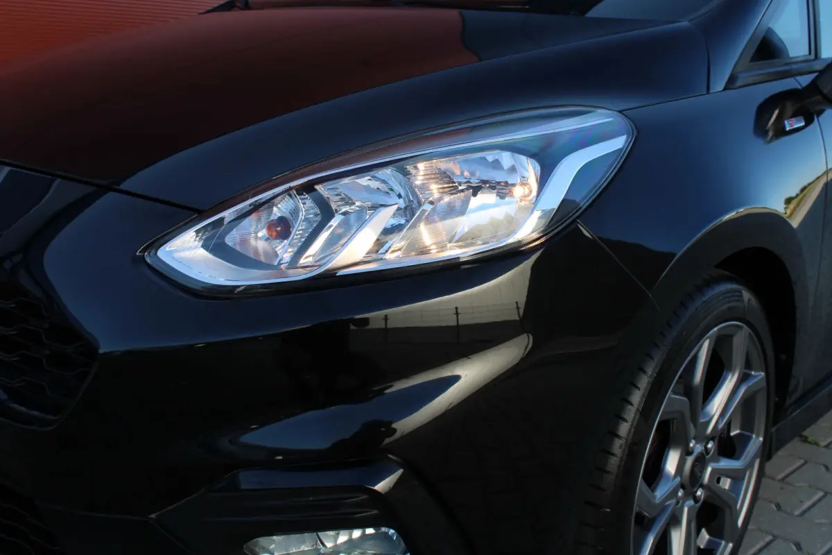 ST-LINE/17''LM/PDC ACHTER/NAVI/APPLECARPLAY/STOELVER/VOLL
