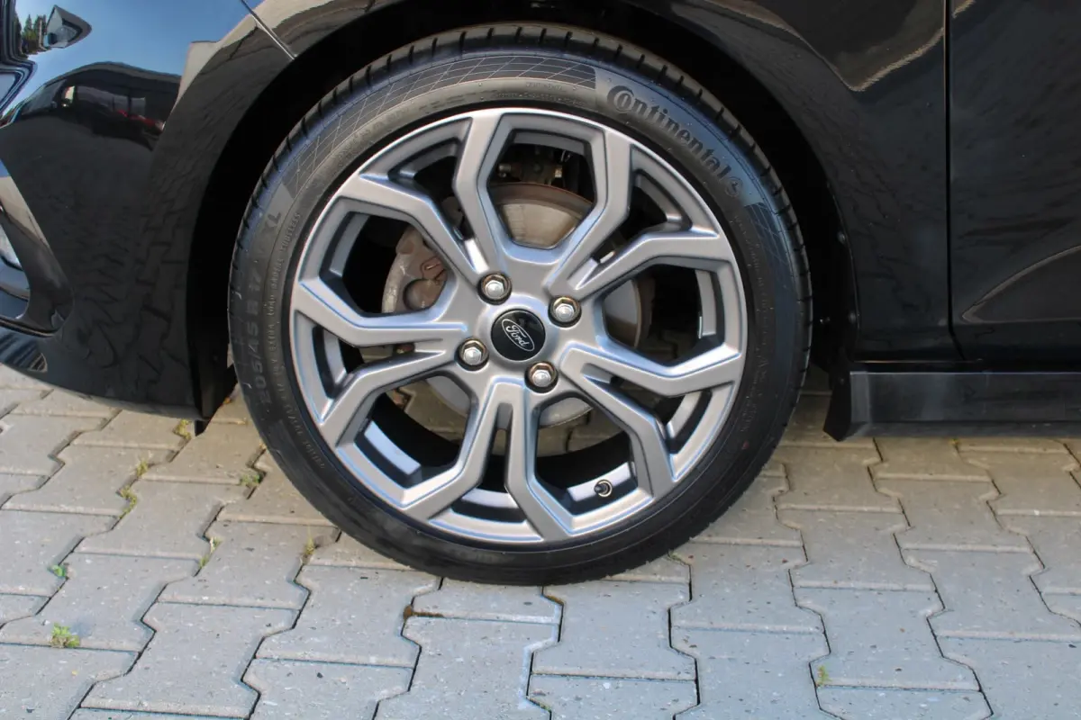 ST-LINE/17''LM/PDC ACHTER/NAVI/APPLECARPLAY/STOELVER/VOLL