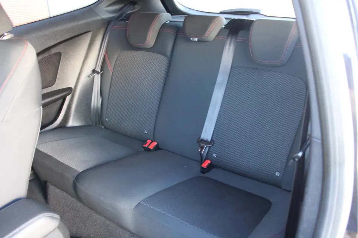 ST-LINE/17''LM/PDC ACHTER/NAVI/APPLECARPLAY/STOELVER/VOLL