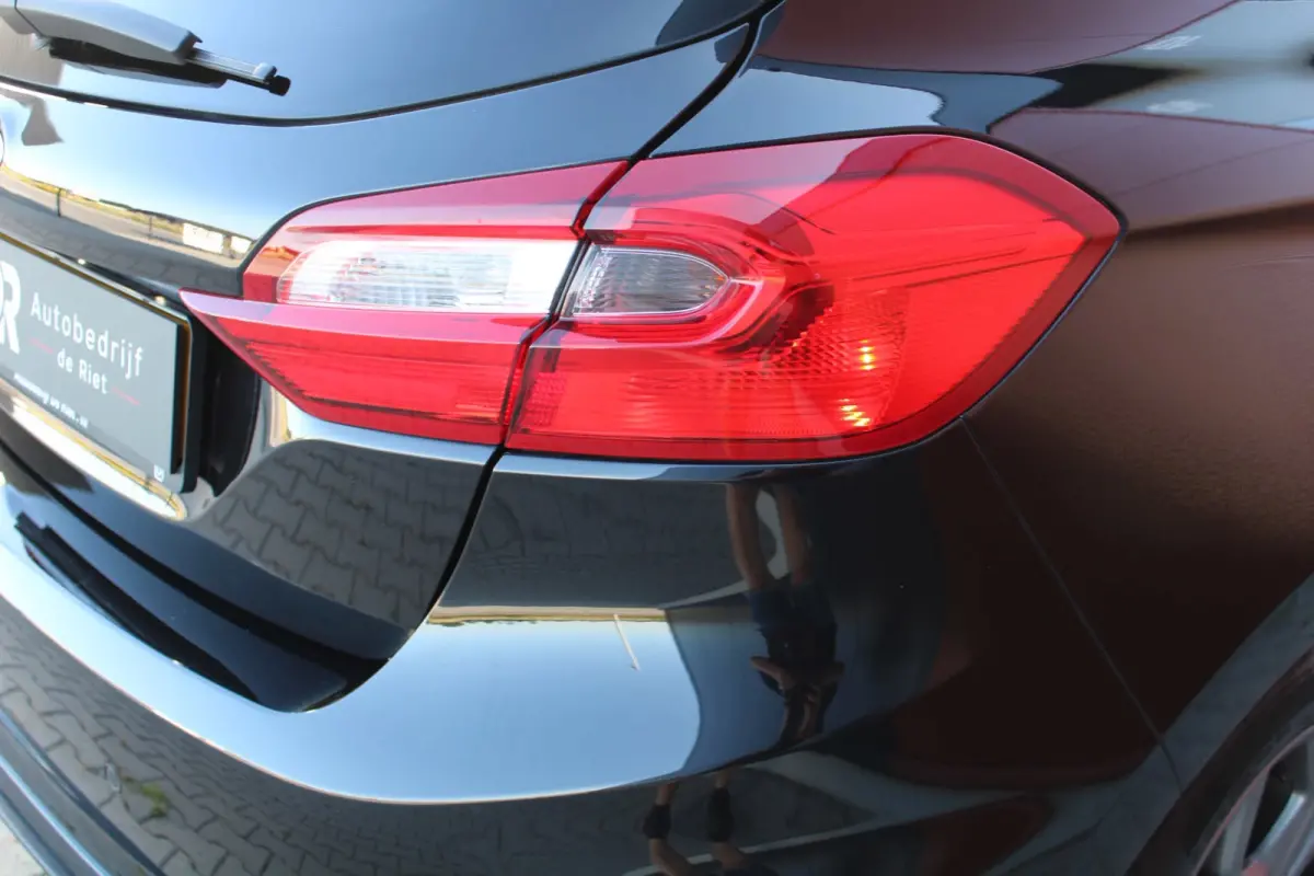 ST-LINE/17''LM/PDC ACHTER/NAVI/APPLECARPLAY/STOELVER/VOLL