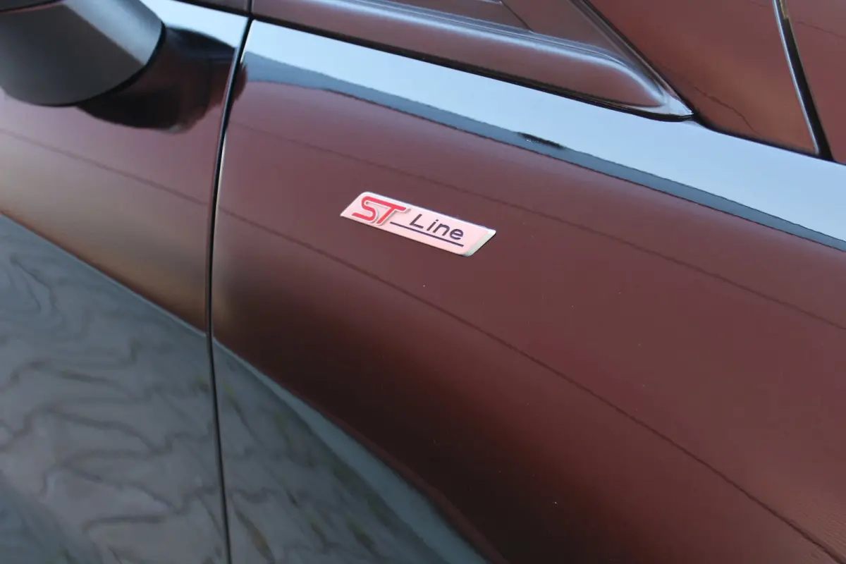 ST-LINE/17''LM/PDC ACHTER/NAVI/APPLECARPLAY/STOELVER/VOLL