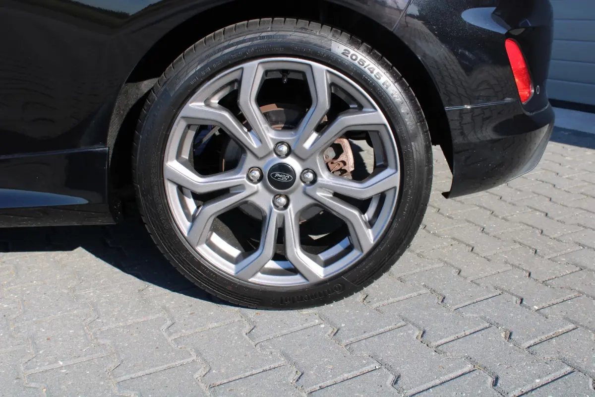 ST-LINE/17''LM/PDC ACHTER/NAVI/APPLECARPLAY/STOELVER/VOLL