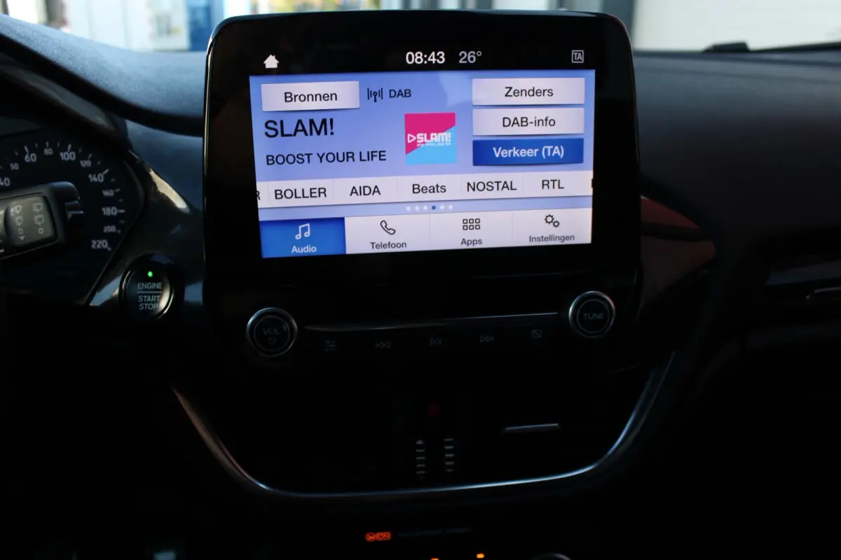 ST-LINE/17''LM/PDC ACHTER/NAVI/APPLECARPLAY/STOELVER/VOLL