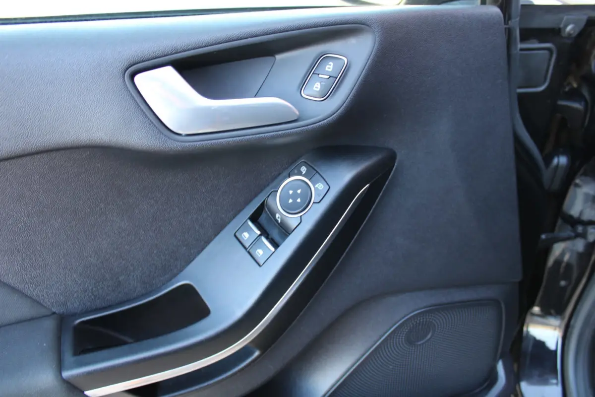 ST-LINE/17''LM/PDC ACHTER/NAVI/APPLECARPLAY/STOELVER/VOLL