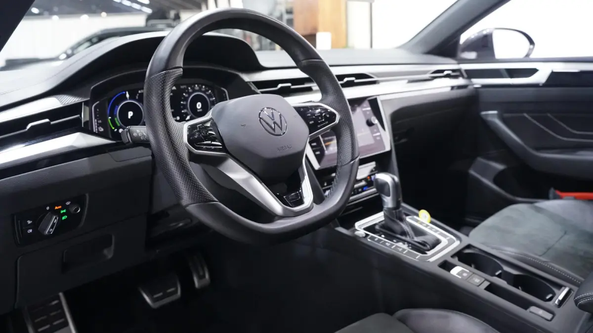 1.4 TSI eHybrid R-Line Business+ Nap SOH 92% 1e Eig. Apple Carplay Camera Winterpakket Led Matrix