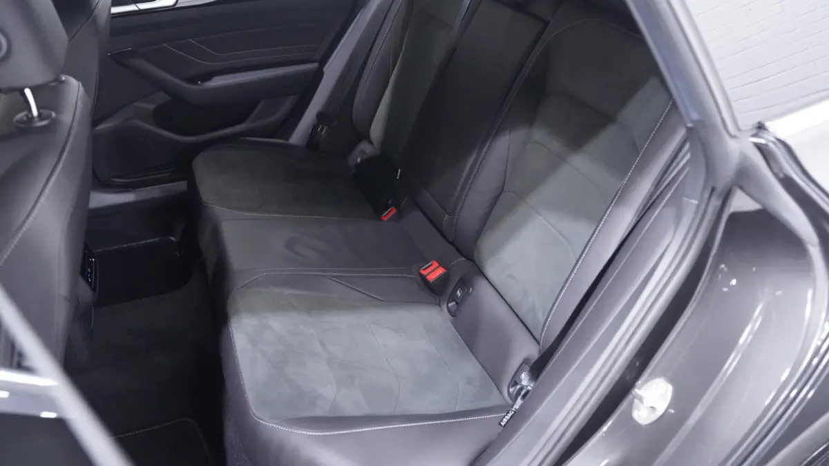 1.4 TSI eHybrid R-Line Business+ Nap SOH 92% 1e Eig. Apple Carplay Camera Winterpakket Led Matrix
