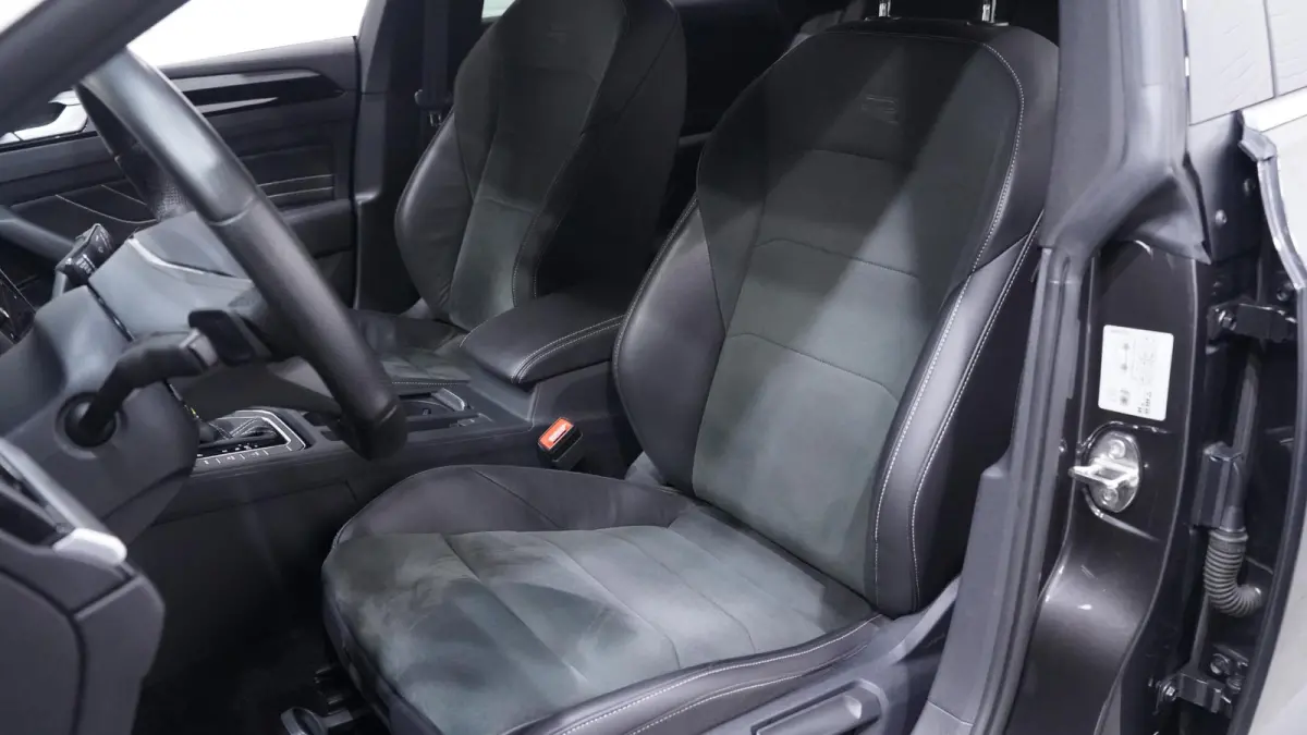1.4 TSI eHybrid R-Line Business+ Nap SOH 92% 1e Eig. Apple Carplay Camera Winterpakket Led Matrix