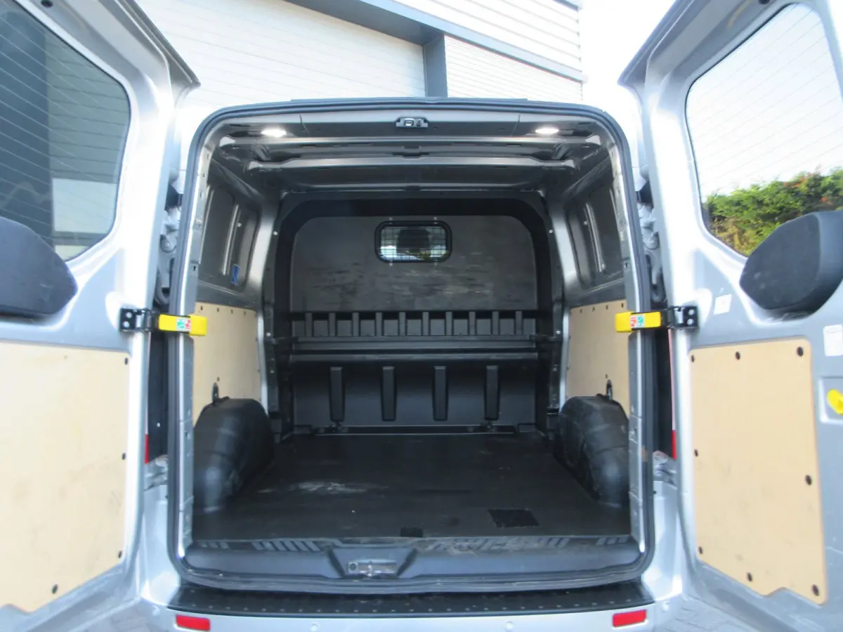 320 2.0 TDCI L2, Limited, DC, Dubbel Cabine, LED, 2x schuifdeur, Camera.