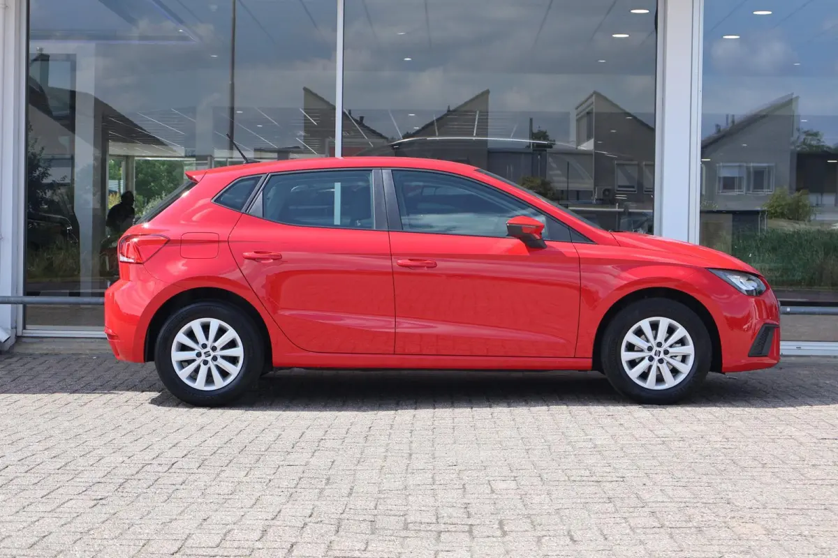 1.0 EcoTSI 95pk Style | PDC | Cruise Control | Apple Carplay