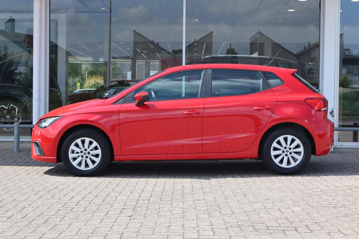 1.0 EcoTSI 95pk Style | PDC | Cruise Control | Apple Carplay