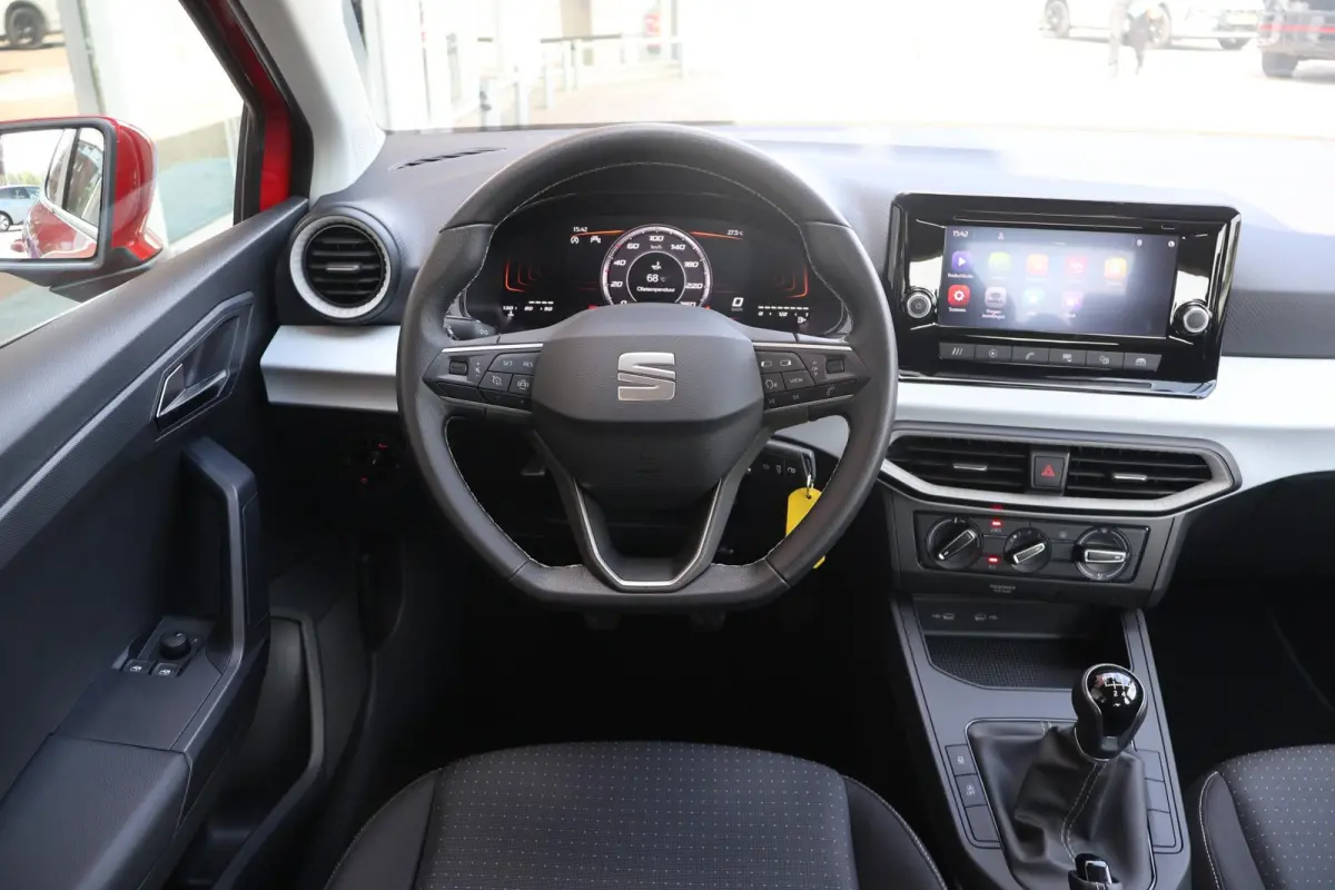 1.0 EcoTSI 95pk Style | PDC | Cruise Control | Apple Carplay