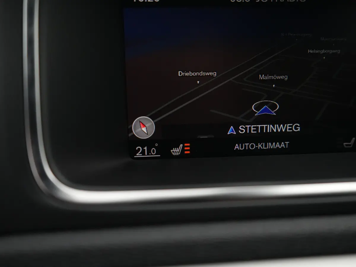 T3 Polar+ Sport | Panoramadak | Harman/Kardon | R-Design | Camera | Keyless | On Call | Stoelverwarming