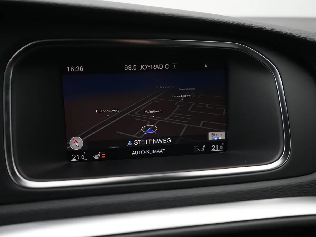 T3 Polar+ Sport | Panoramadak | Harman/Kardon | R-Design | Camera | Keyless | On Call | Stoelverwarming