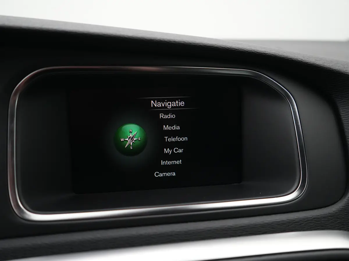 T3 Polar+ Sport | Panoramadak | Harman/Kardon | R-Design | Camera | Keyless | On Call | Stoelverwarming