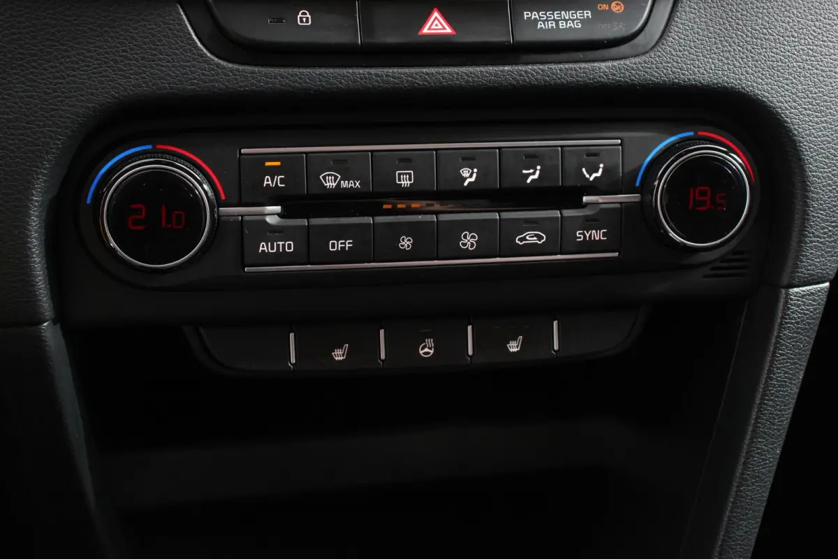 1.0 T-GDi Prestige Navigatie Apple Carplay / Android Auto Climate Control Achteruitrij Camera Cruise Control Stoel en Stuur verwarming