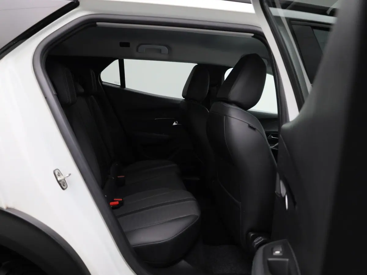 1.2 Puretech 96kW S&S Allure | Apple Carplay / Android Auto | Parkeersensoren | Achteruitrijcamera | Cruise Control |