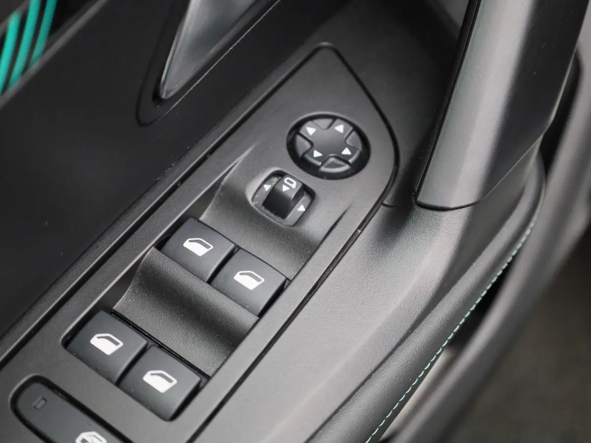 1.2 Puretech 96kW S&S Allure | Apple Carplay / Android Auto | Parkeersensoren | Achteruitrijcamera | Cruise Control |