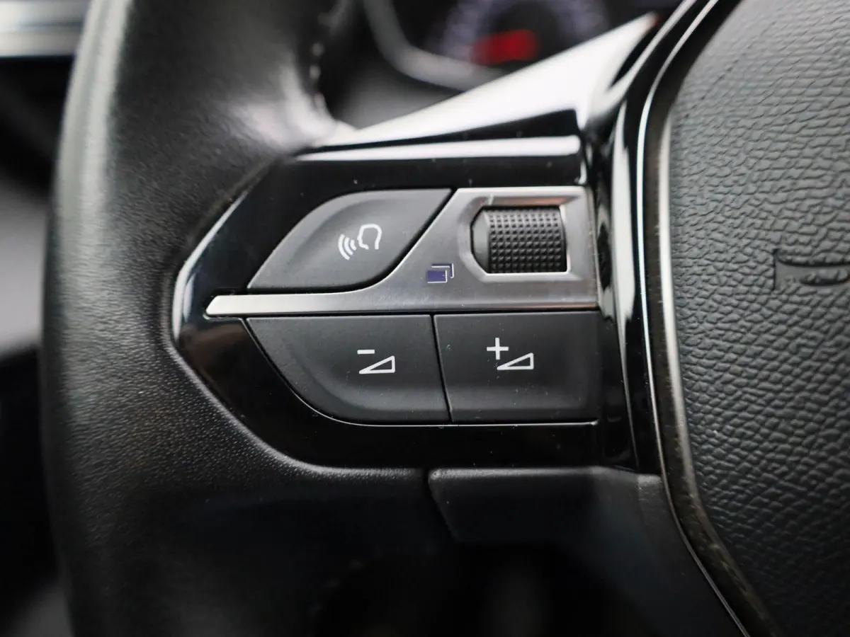 1.2 Puretech 96kW S&S Allure | Apple Carplay / Android Auto | Parkeersensoren | Achteruitrijcamera | Cruise Control |