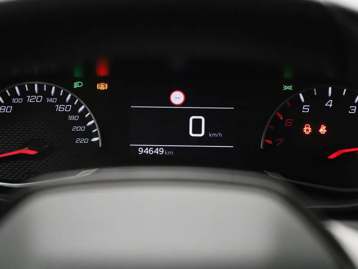 1.2 Puretech 96kW S&S Allure | Apple Carplay / Android Auto | Parkeersensoren | Achteruitrijcamera | Cruise Control |