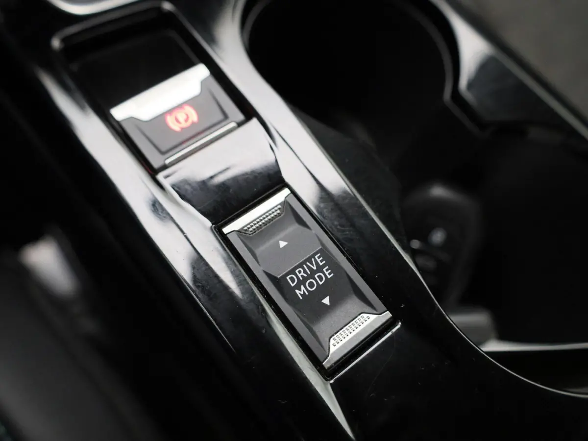 1.2 Puretech 96kW S&S Allure | Apple Carplay / Android Auto | Parkeersensoren | Achteruitrijcamera | Cruise Control |