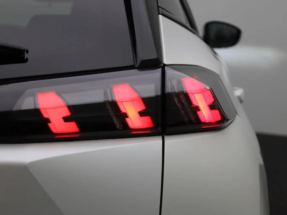 1.2 Puretech 96kW S&S Allure | Apple Carplay / Android Auto | Parkeersensoren | Achteruitrijcamera | Cruise Control |