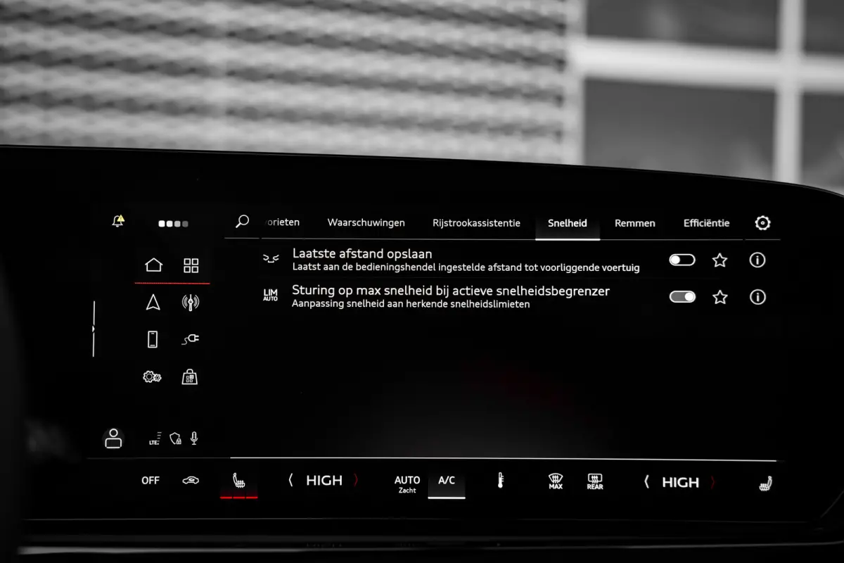 Avant 367pk Quattro S edition Competition | Panoramadak | Trekhaak | S-Sportstoel | Passenger Display |