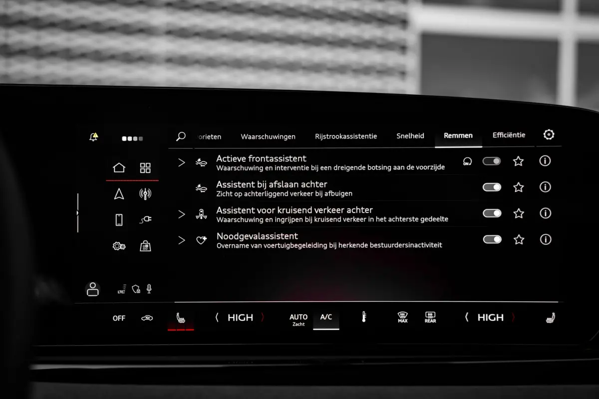 Avant 367pk Quattro S edition Competition | Panoramadak | Trekhaak | S-Sportstoel | Passenger Display |