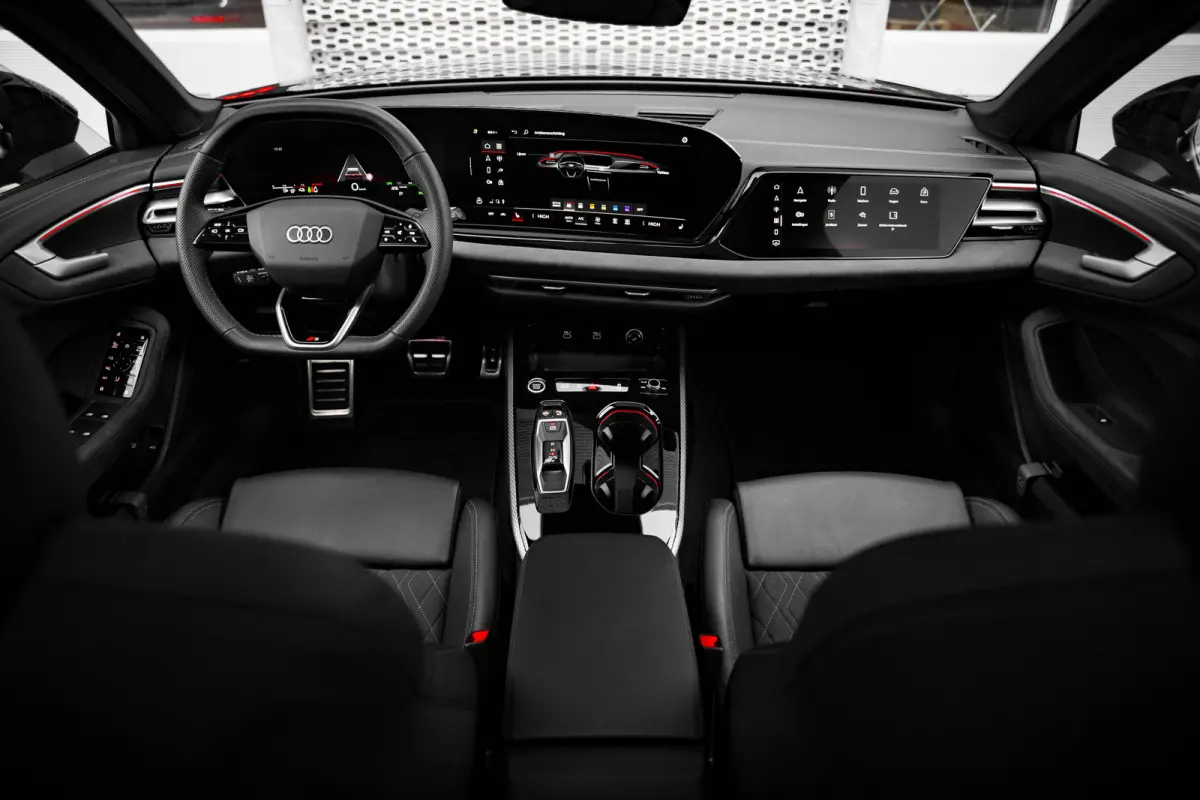Avant 367pk Quattro S edition Competition | Panoramadak | Trekhaak | S-Sportstoel | Passenger Display |