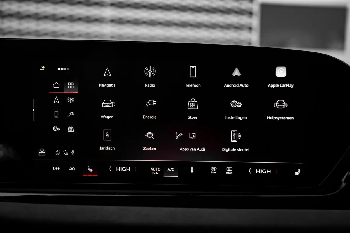 Avant 367pk Quattro S edition Competition | Panoramadak | Trekhaak | S-Sportstoel | Passenger Display |