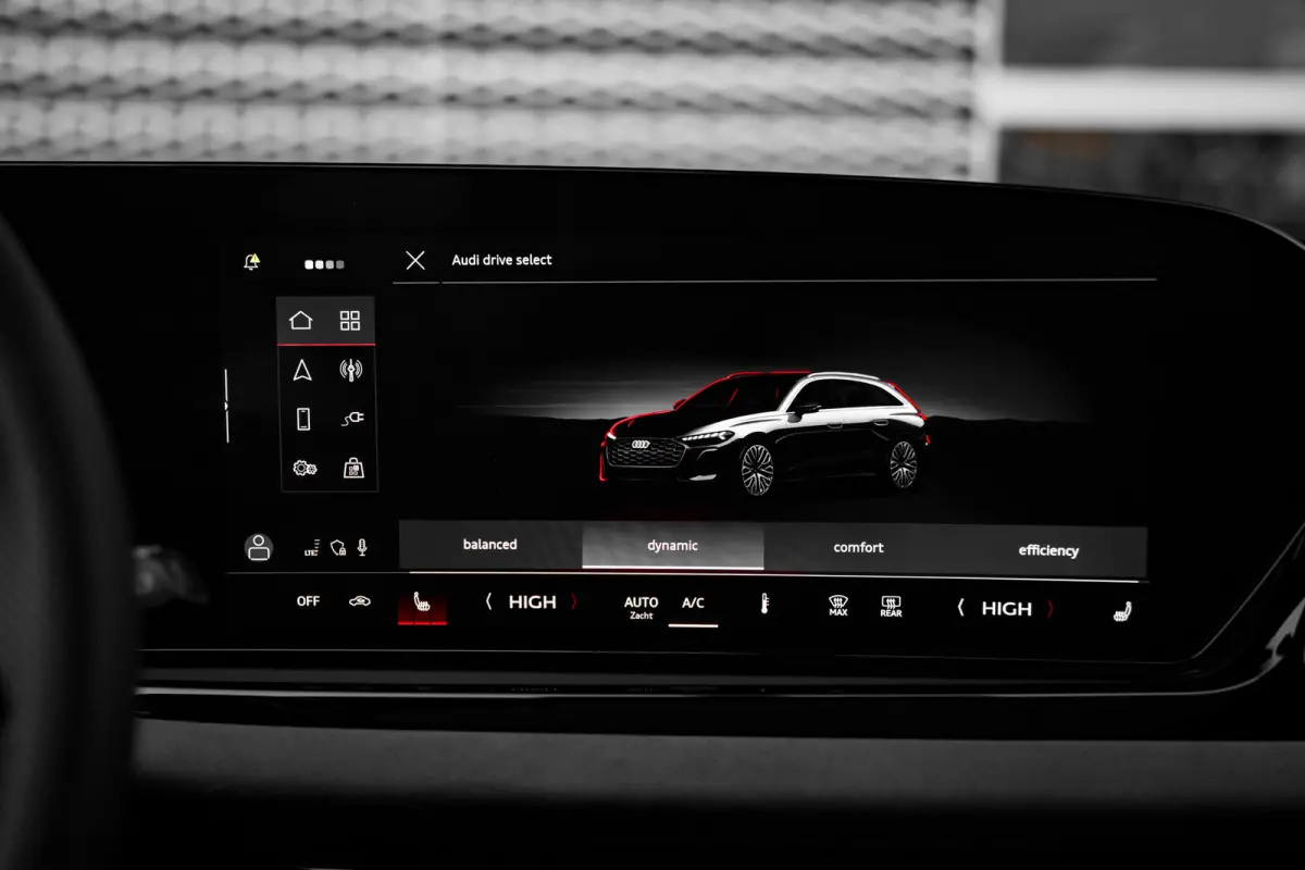 Avant 367pk Quattro S edition Competition | Panoramadak | Trekhaak | S-Sportstoel | Passenger Display |