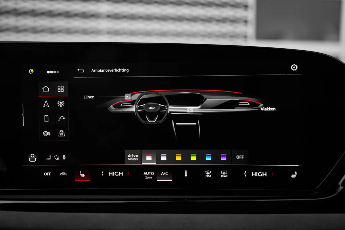 Avant 367pk Quattro S edition Competition | Panoramadak | Trekhaak | S-Sportstoel | Passenger Display |