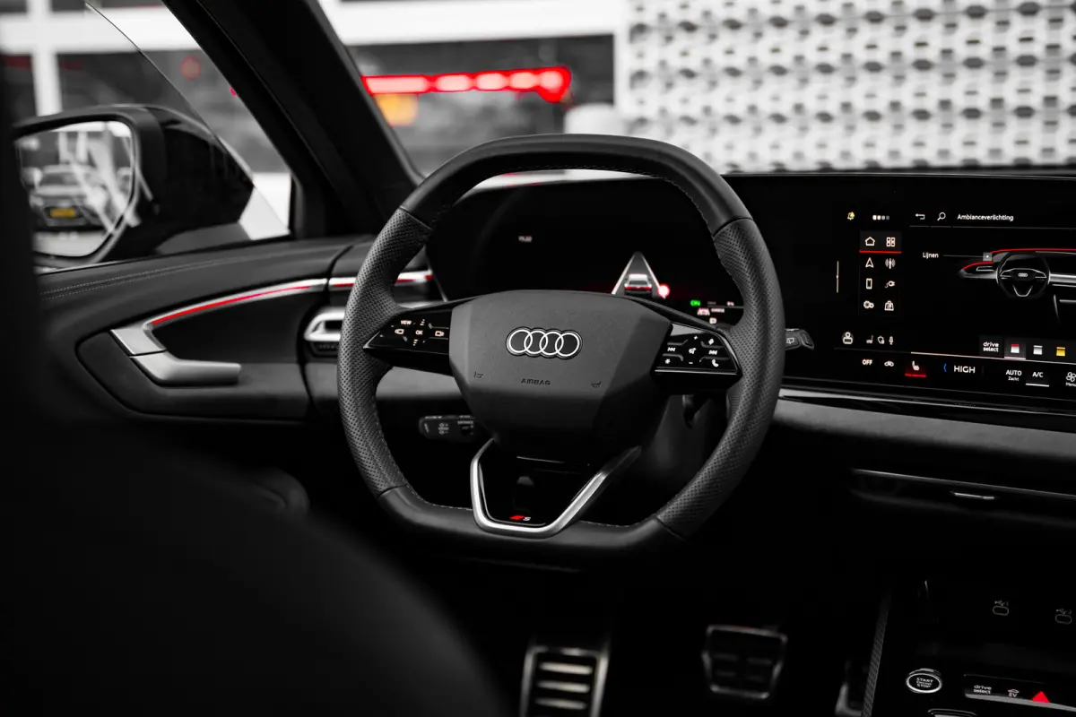 Avant 367pk Quattro S edition Competition | Panoramadak | Trekhaak | S-Sportstoel | Passenger Display |