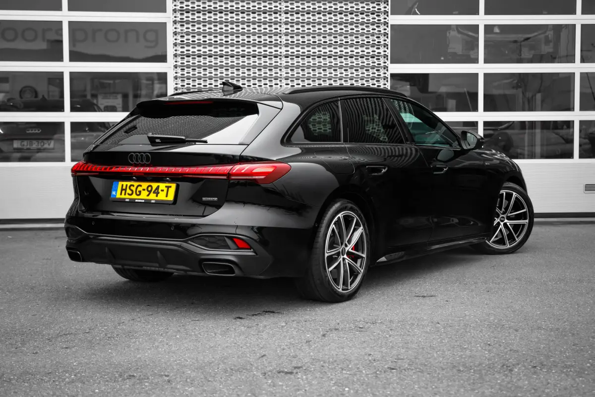 Avant 367pk Quattro S edition Competition | Panoramadak | Trekhaak | S-Sportstoel | Passenger Display |