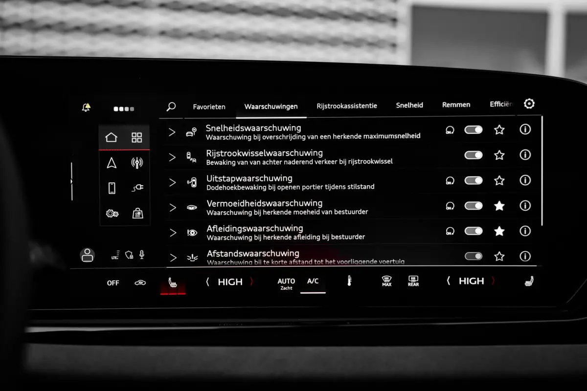 Avant 367pk Quattro S edition Competition | Panoramadak | Trekhaak | S-Sportstoel | Passenger Display |