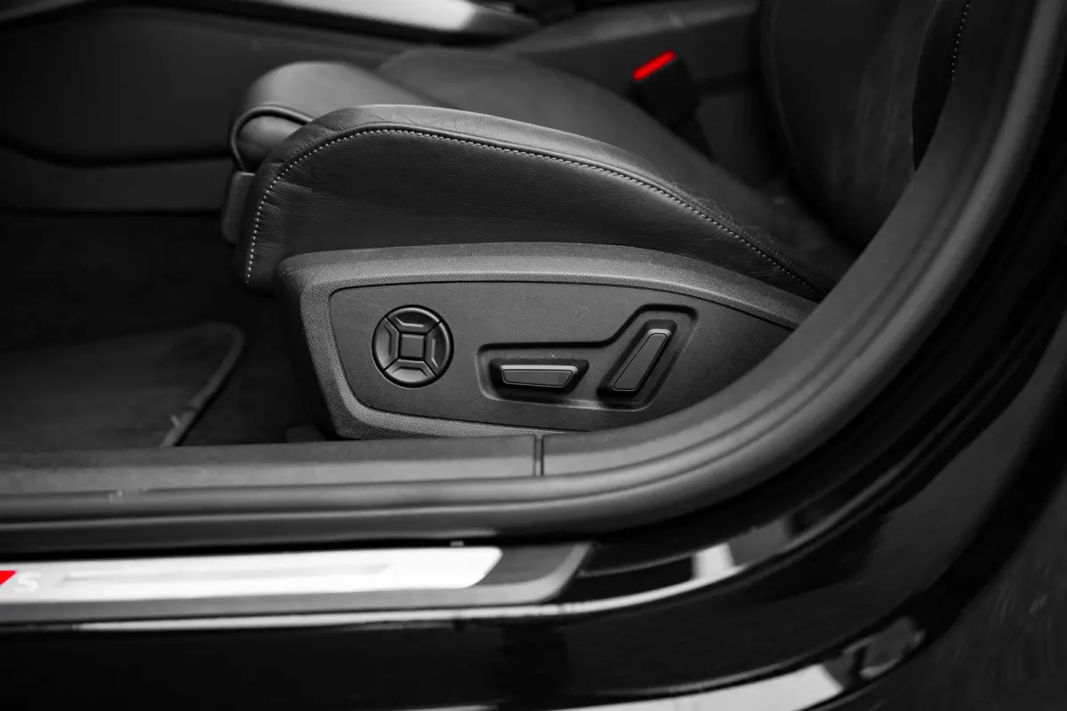 Avant 367pk Quattro S edition Competition | Panoramadak | Trekhaak | S-Sportstoel | Passenger Display |