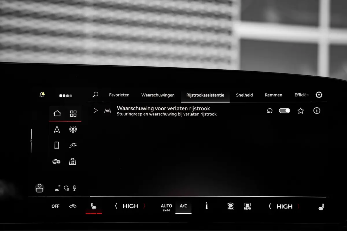 Avant 367pk Quattro S edition Competition | Panoramadak | Trekhaak | S-Sportstoel | Passenger Display |