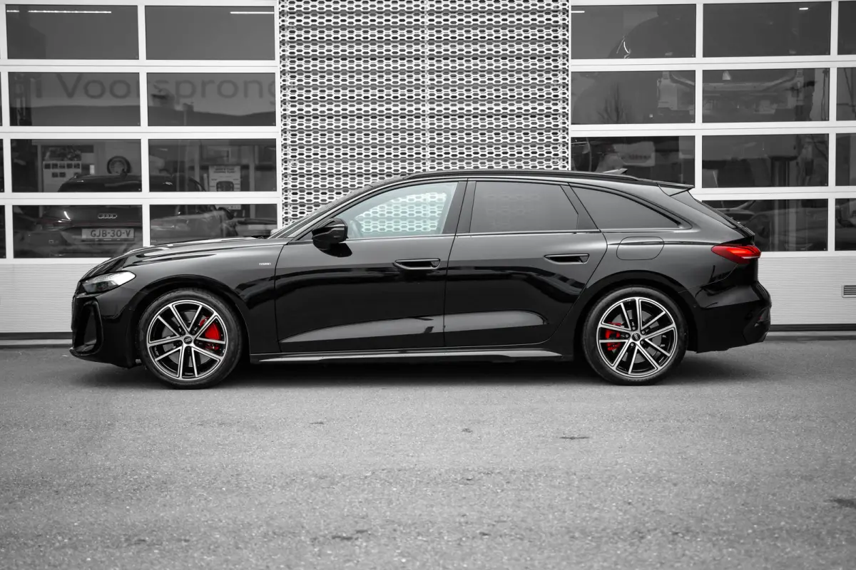 Avant 367pk Quattro S edition Competition | Panoramadak | Trekhaak | S-Sportstoel | Passenger Display |
