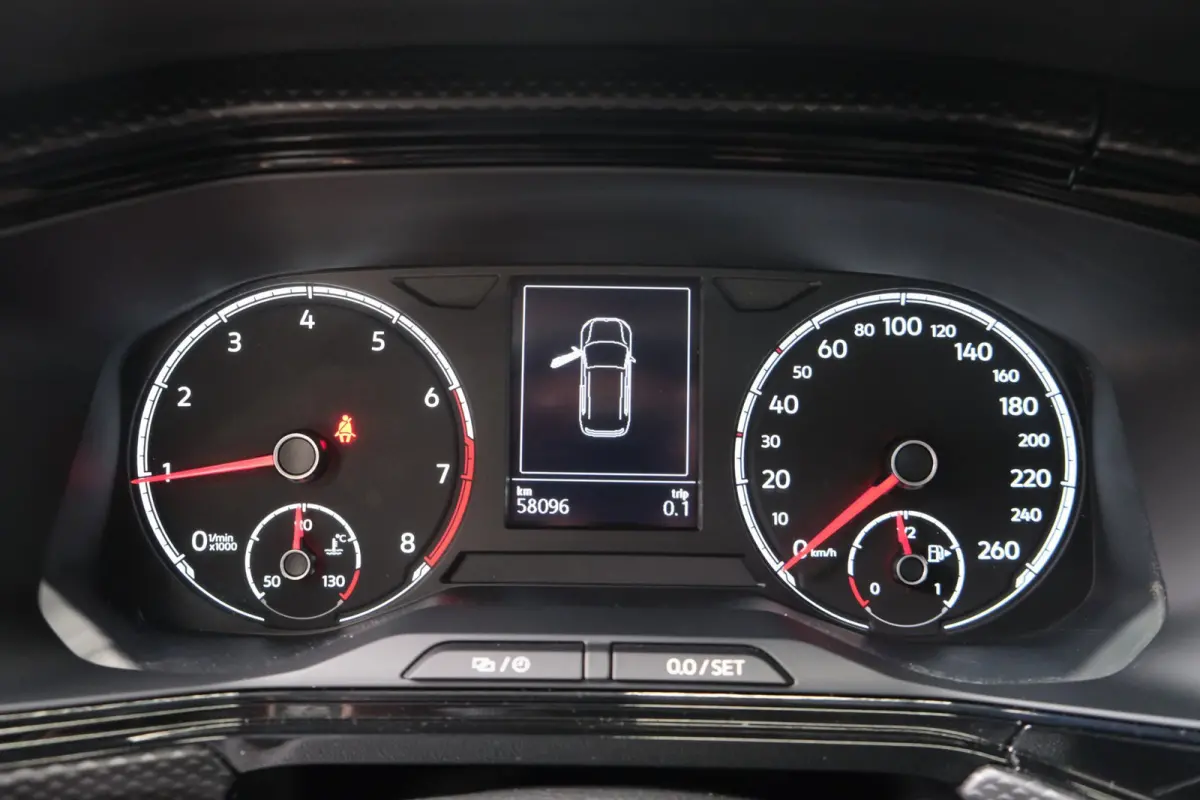 1.0 TSI Life - N.A.P. Airco, Cruise, Navi, Camera, Carplay.