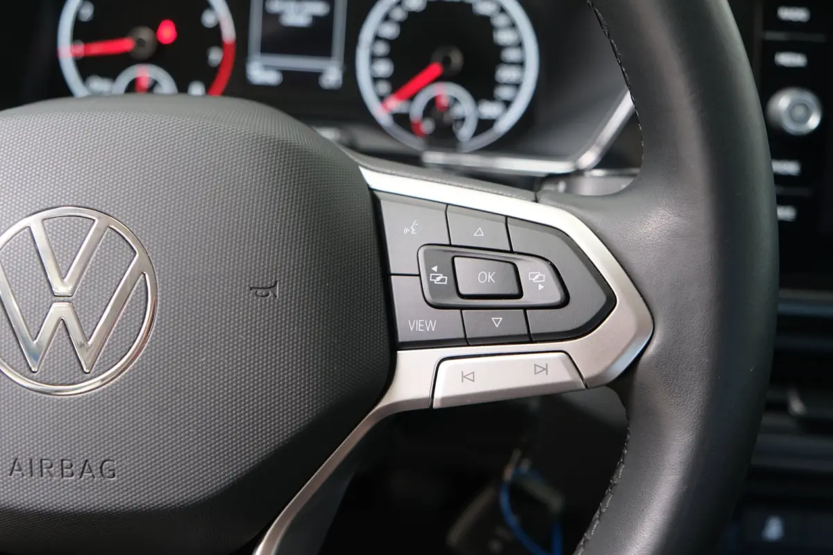 1.0 TSI Life - N.A.P. Airco, Cruise, Navi, Camera, Carplay.