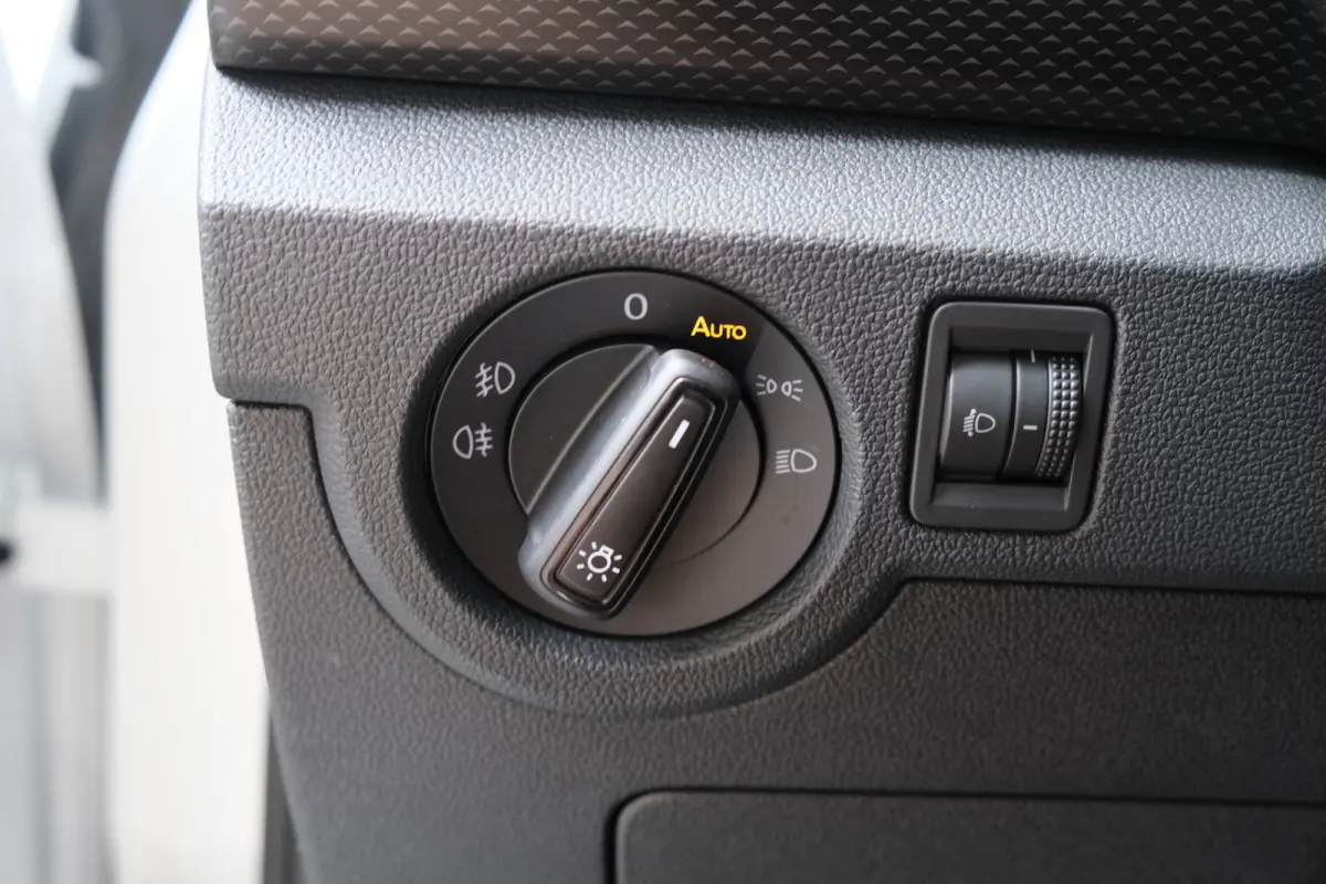 1.0 TSI Life - N.A.P. Airco, Cruise, Navi, Camera, Carplay.