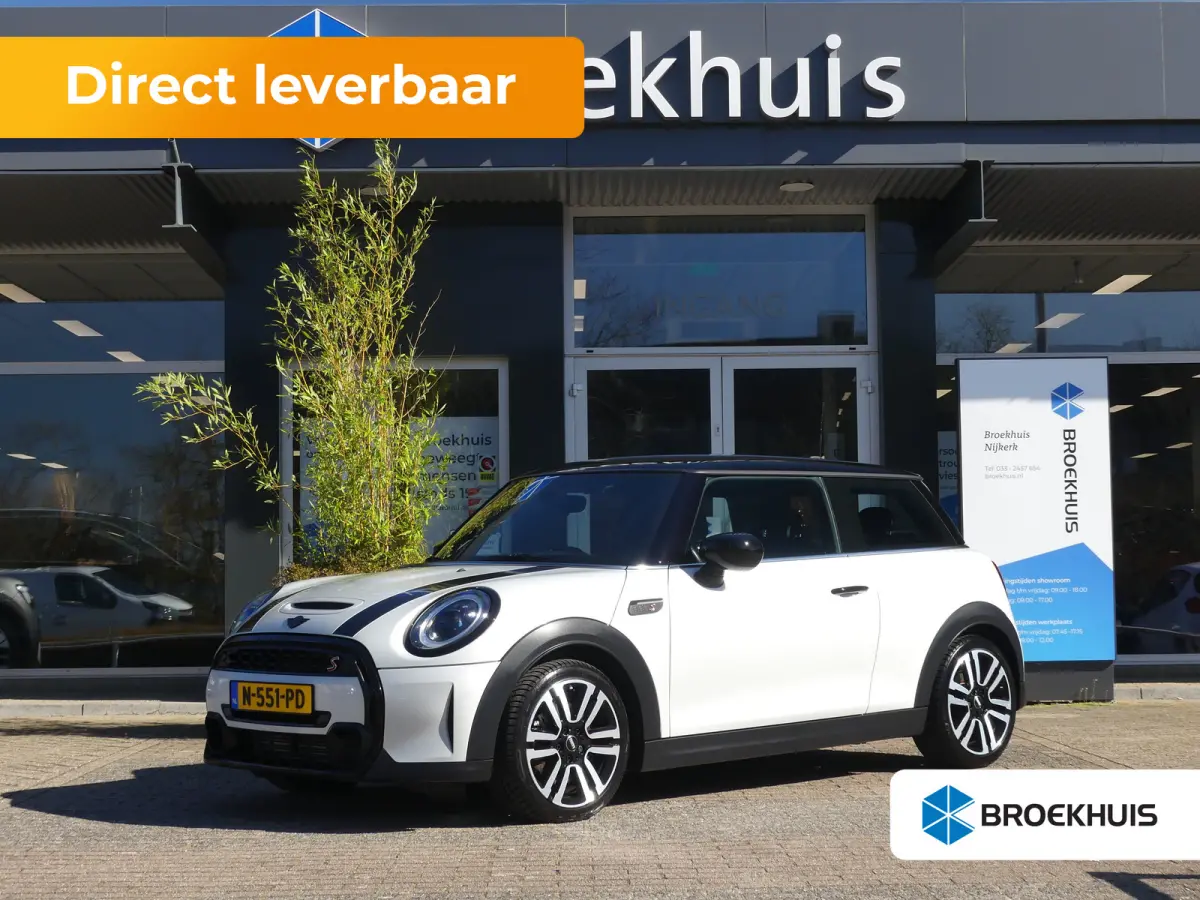 Mini 2.0 S Classic JCW | STOEL+VOORRUITVERWARMING | CAMERA | NAVI | GETINT GLAS | PARKEERSENSOREN | KEYLESS ENTRY/START |