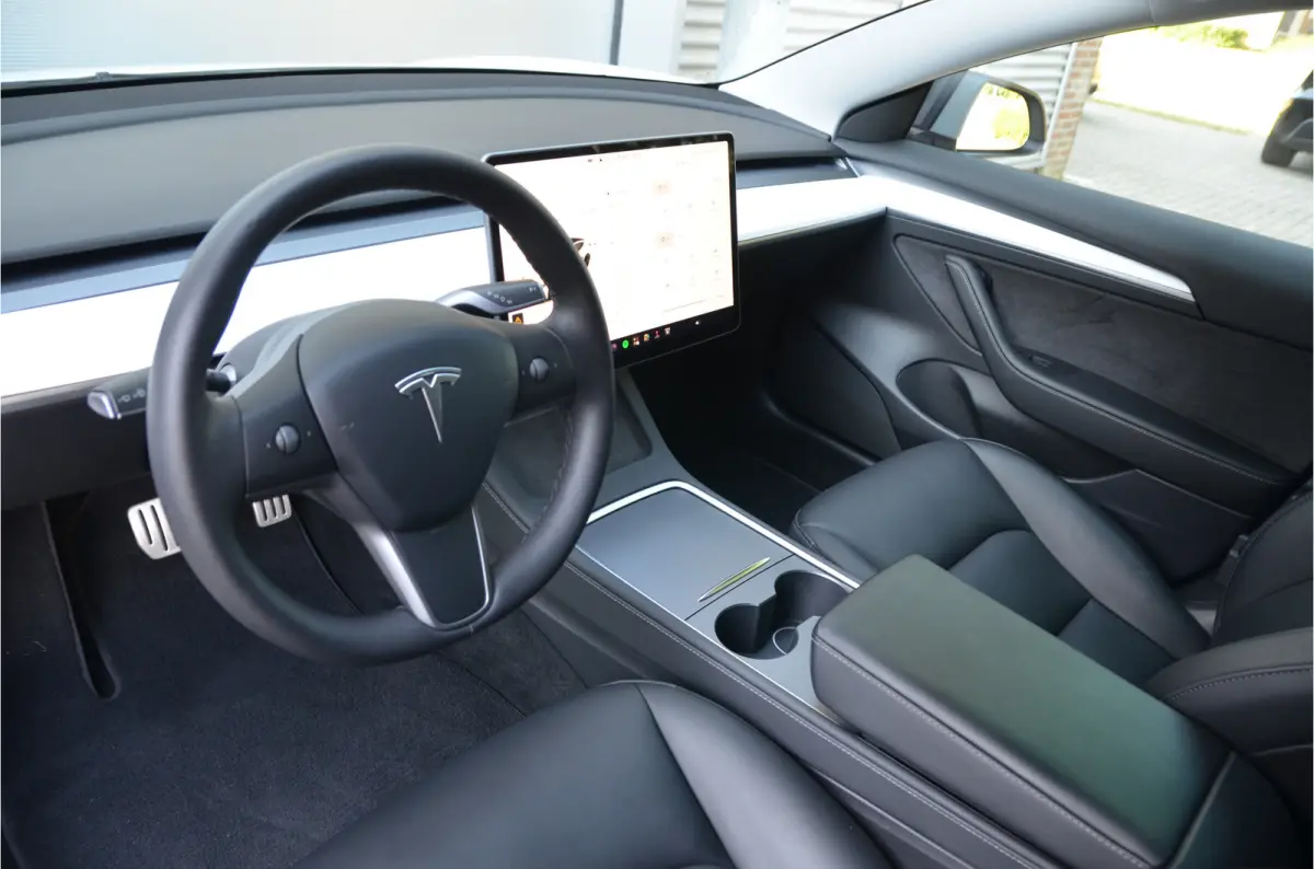 Performance AWD 75 kWh AutoPilot3.0 Ryzen