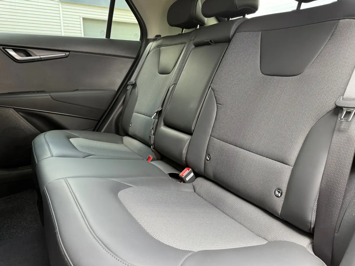 1.6 GDi Hybrid DynamicPlusLine - Navi - Climate - Camera - Half Leder