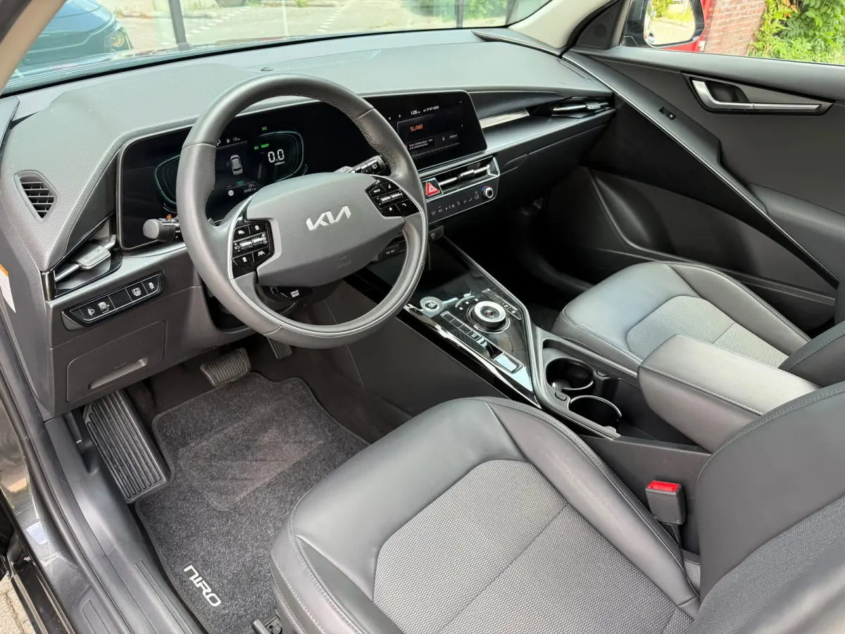 1.6 GDi Hybrid DynamicPlusLine - Navi - Climate - Camera - Half Leder