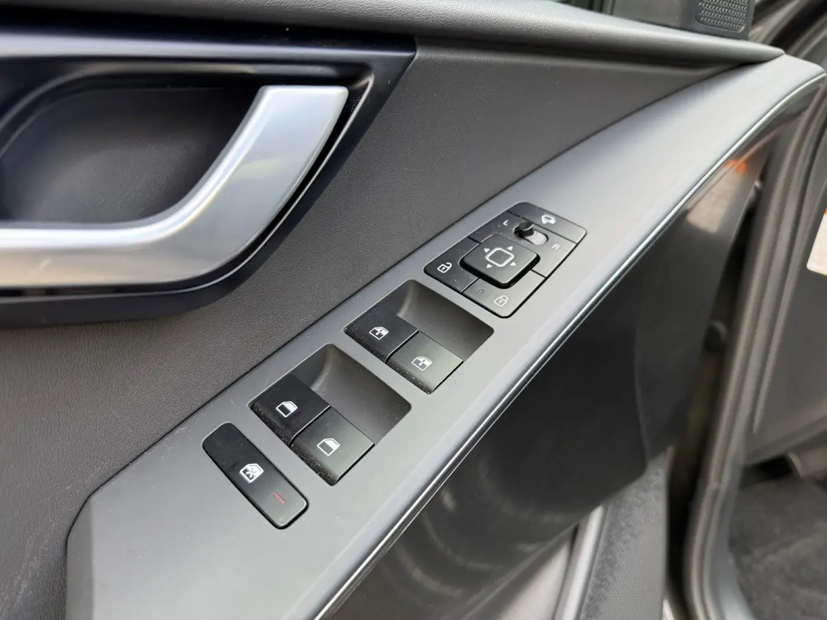1.6 GDi Hybrid DynamicPlusLine - Navi - Climate - Camera - Half Leder