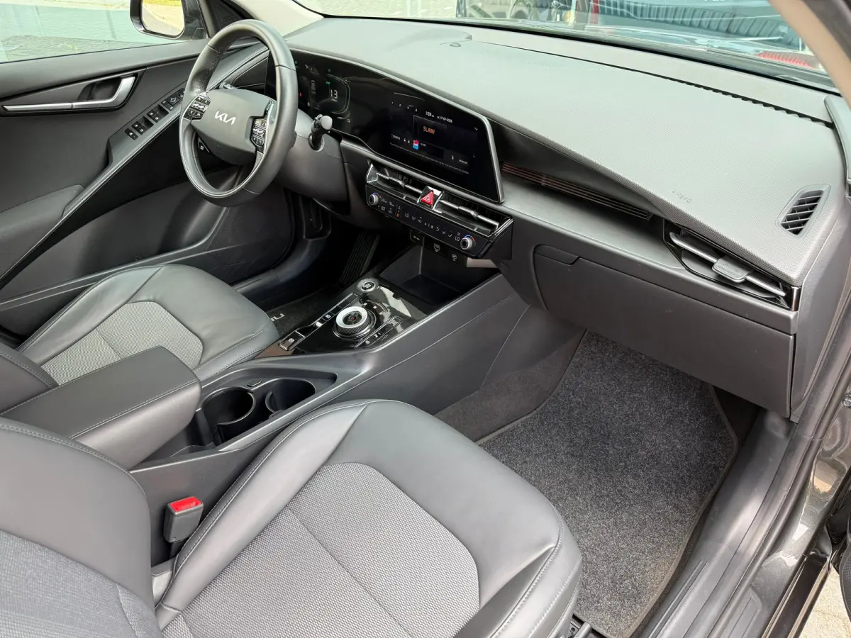 1.6 GDi Hybrid DynamicPlusLine - Navi - Climate - Camera - Half Leder