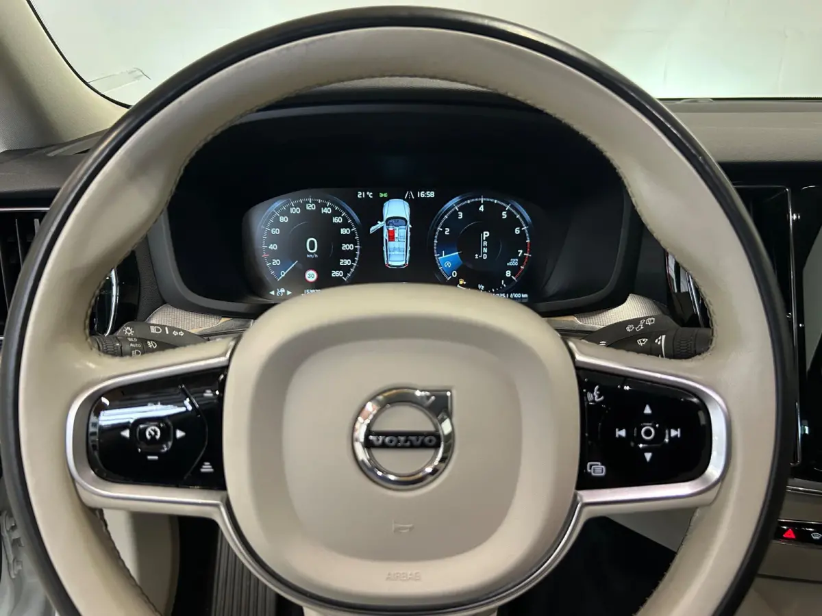 2.0 T5 Inscription - Keyless - Memory - Carplay