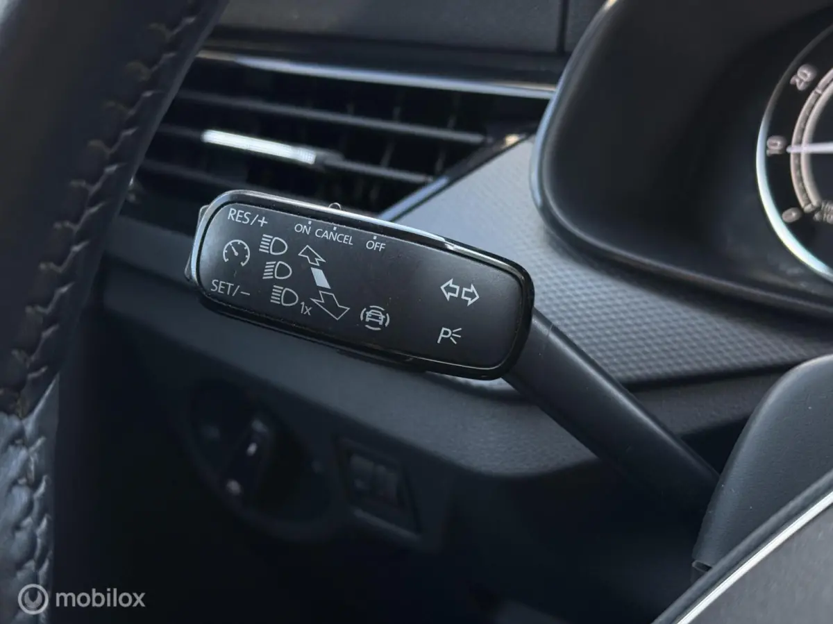 1.0 TSI Ambition | Airco | Apple Carplay/Android Auto | LM Velgen | Cruise |69.053 km!!! |Ndl auto! |