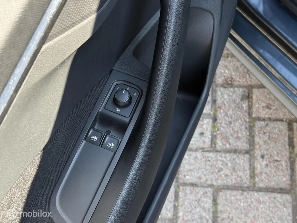 1.0 TSI Ambition | Airco | Apple Carplay/Android Auto | LM Velgen | Cruise |69.053 km!!! |Ndl auto! |